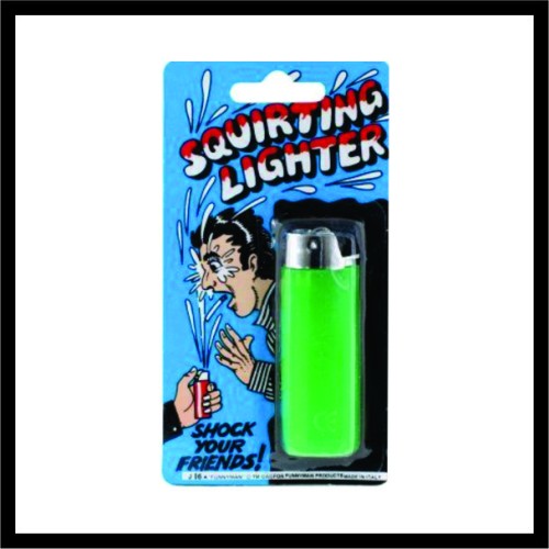 Αναπτήρας που πετάει νερό image