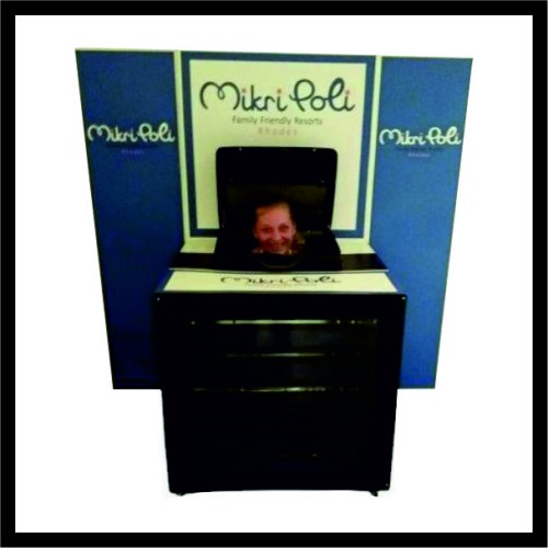 Κεφάλι στο τραπέζι Illusion image